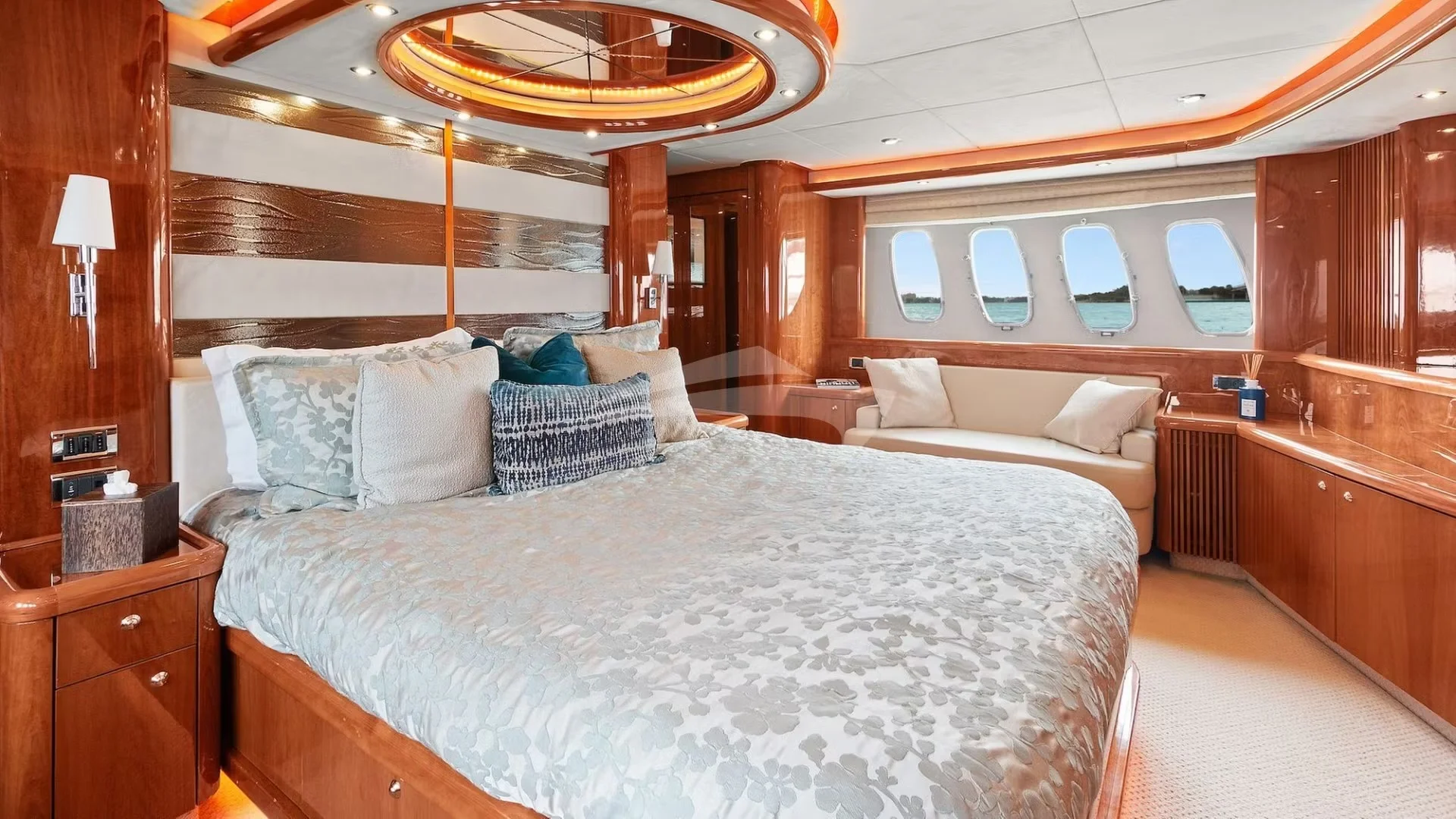 90ft Sunseeker Acqua swim platform access